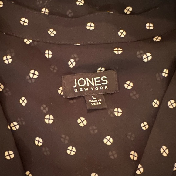 Jones New York Black and White Patterned Top
Never worn.

#5 - Picture 3 of 4